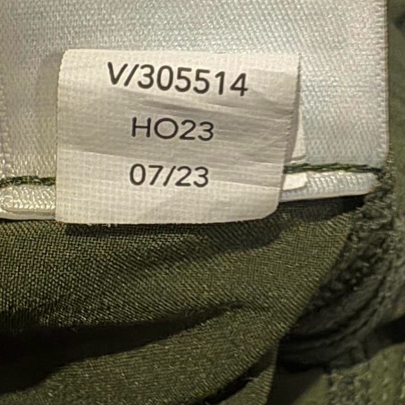 Athleta Olive Green Travel Trek Pants Womens 10 Lightweight Stretch NWOT - Picture 7 of 7